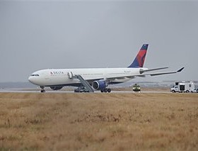 Passengers Help Foil Attack on Detroit-Bound Plane