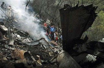 plane crash pakistan