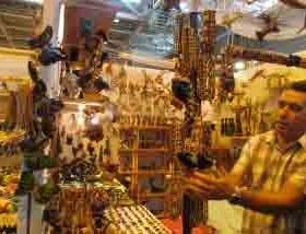 Cuban Handicrafts in Parisian Fair