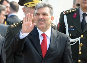 Abdullah Gül, Katar Emiri Al Thani'yi Havalimanında karşıladı