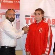 TÜRSAB’dan başarılı sporculara ödül 