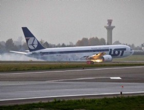 lot hava yollari ucagi