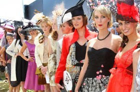 Melbourne Cup Guzellerinden Kareler