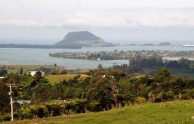 Tauranga Daglarindan Sehrin Gorunumu