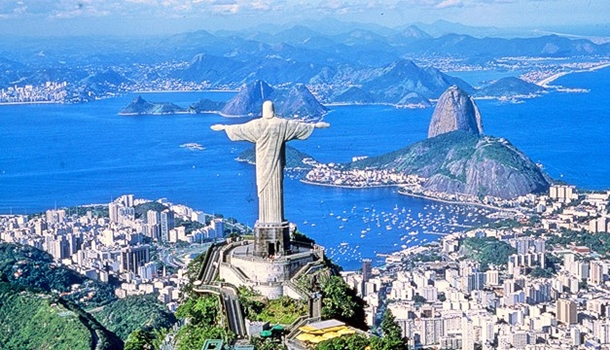 Rio de Janeiro (RJ)Vista aerea do Cristo Redentor e parte da cidade