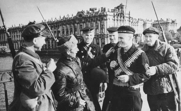 St.Petersburg Nazi ablukasından kurtuluşunun 70. yılını kutluyor