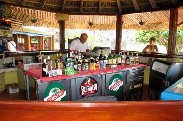 rom-küba-icki-alkol-geleneksel-içki-küba-içkileri-küba-romlari