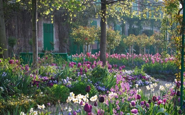 giverny monet garden flowers