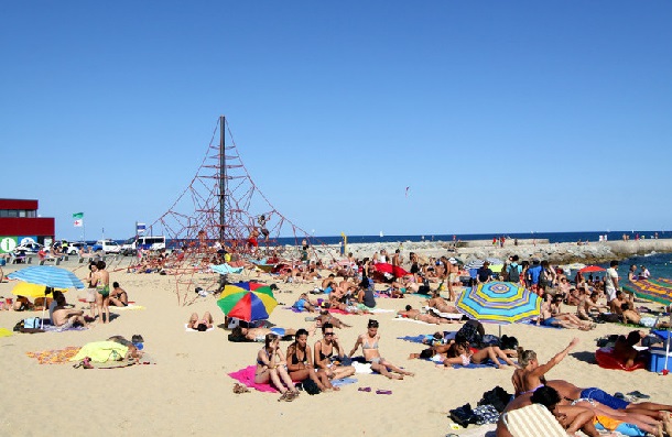 barselona-beach-nova-icaria-plajı-beach