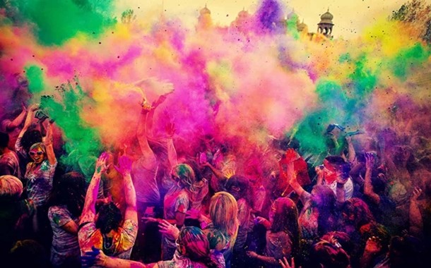 holi festivali