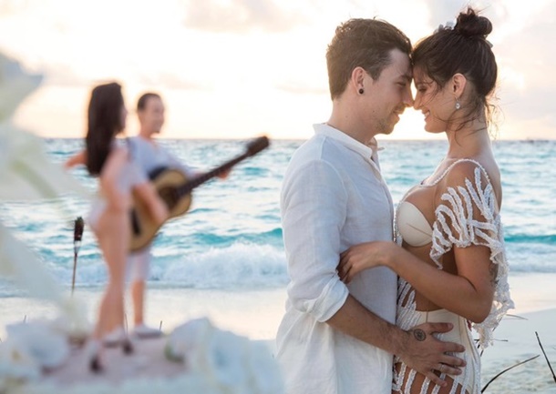 Ünlü model turizm cenneti Maldivler’de evlendi