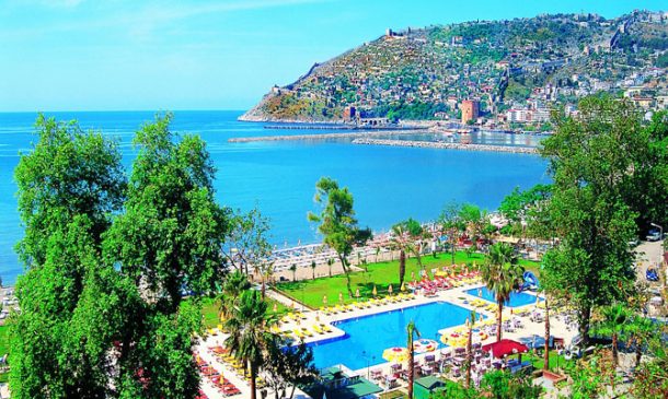 Alanya Turistik İşletmeciler Derneği (ALTİD) Başkanı Burhan Şili bu sene zor bir kışın kendilerini beklediğini söyledi.