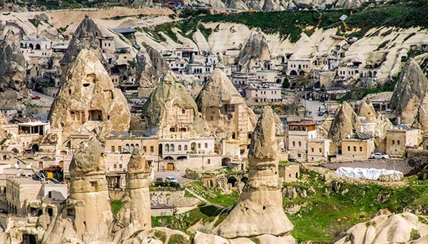 Ünlü Şarkıcı Turizm Cennetinden Otel Alıyor