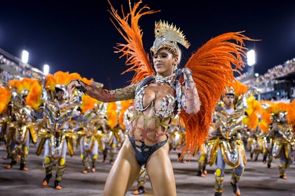 Rio Karnavalında Samba Zamanı