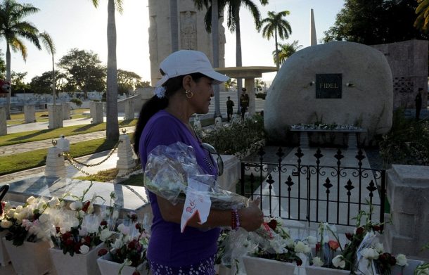 Fidel Castro’nun Mezarı Ziyaretçi Akınına Uğruyor