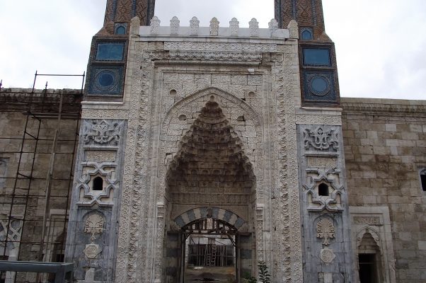 Selçuklu Dönemi 750 Yıllık Çinilerin Temizliğinde Tarihi Rezillik 2 Sivas Gök Medrese Cami