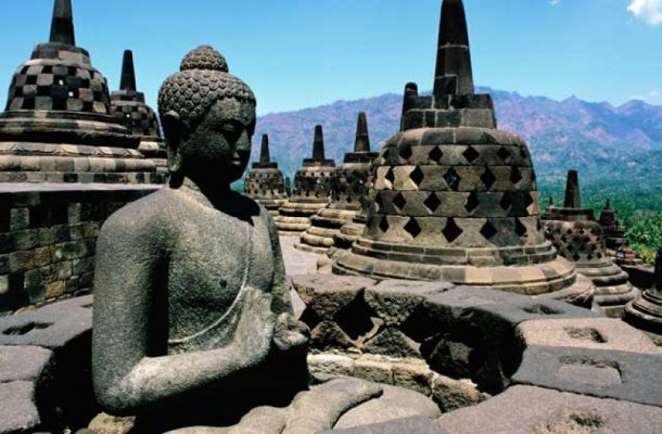Endonezya'da Stegodon Fili Fosili Bulundu 3 Borobudur Tapınağı