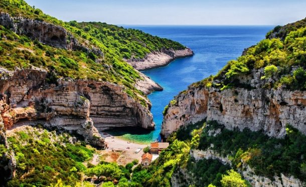 Avrupa'nın En İyi Plajı Belli Oldu 2 Hırvatistan Stiniva Koyu