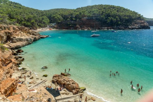 İspanya'da Erkeklere Büyük Yasak 14 İbiza