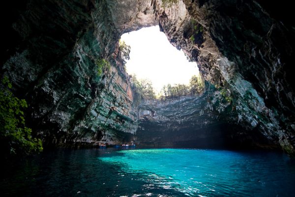 Melissani Mağarası