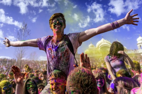 Dünyanın en renkli eğlencesi Holi Festivali 0