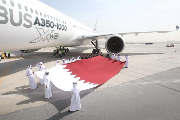 Airbus'ın yeni uçağı A350-1000 Qatar Airways'e teslim edildi