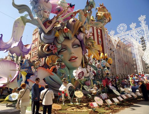 İspanyanin kuklaları Las Fallas Festivali