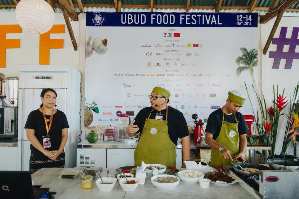 Ubud yemek festivali ascilar