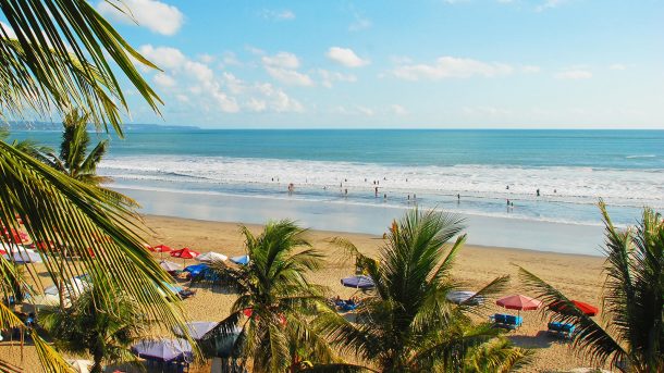 Legian'ın en ünlü plajı ise Legian Beach 