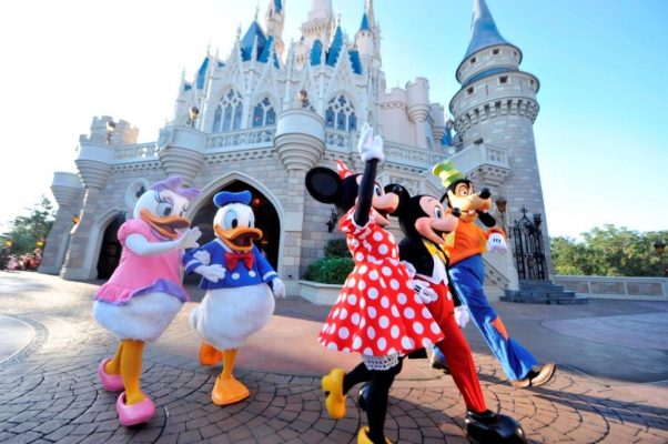 Balayı tatili için Disneyland güzel bir seçenek