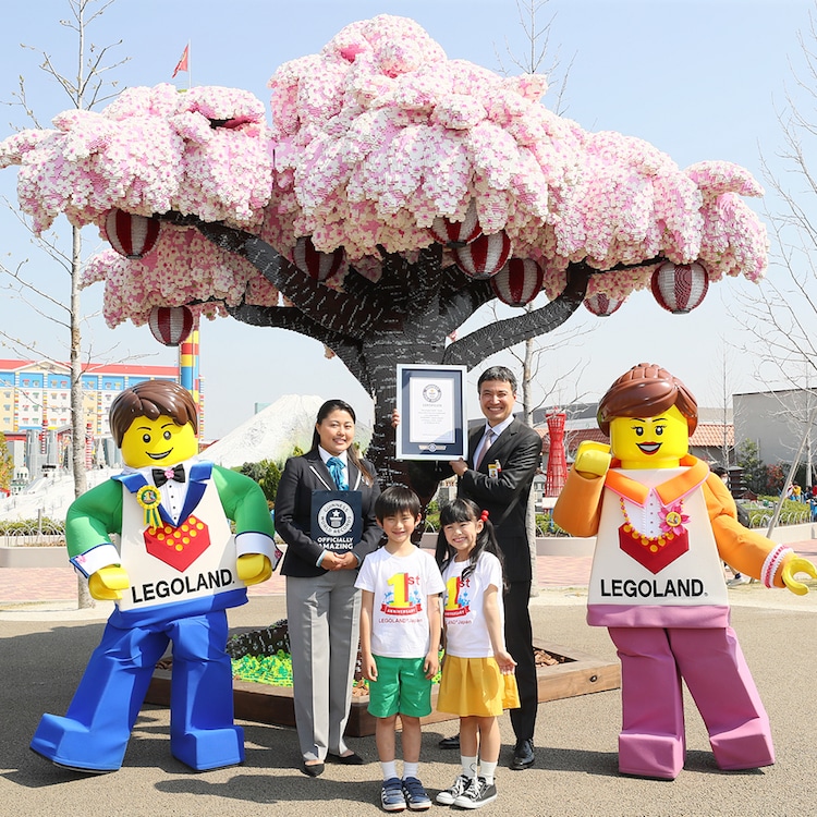 Lego'dan yapılan Sakura Ağacı