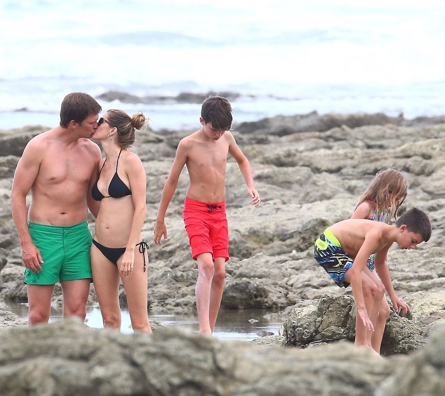 Brezilyalı Gisele Bündchen ve eşi Tom Brady Kosta Rika'da tatil yapıyor
