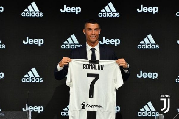 Juventus'a imzayı atan Ronaldo: İz bırakmak istiyorum