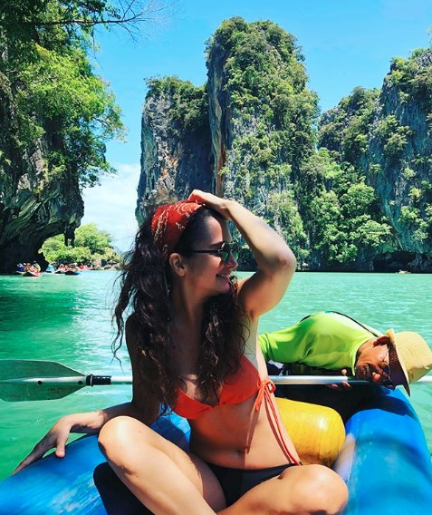 Başak Dizer Phuket adasında tatil yapıyor