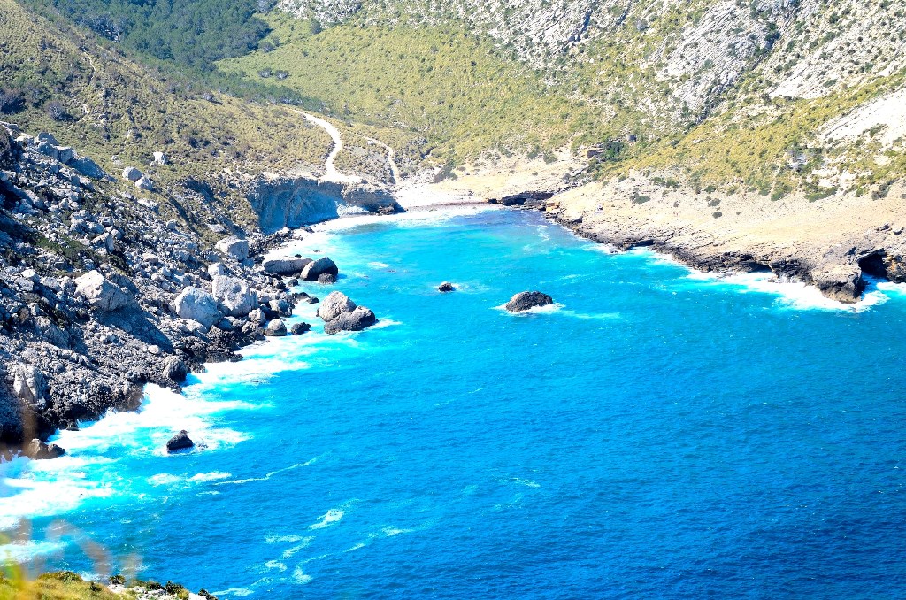 Küçük, zahmetli ama muhteşem: Cala Figuera Plajı