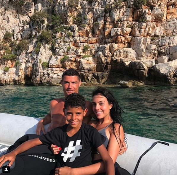 Ronaldo ve sevgilisi Yunanistan tatilinin tadını çıkarıyor