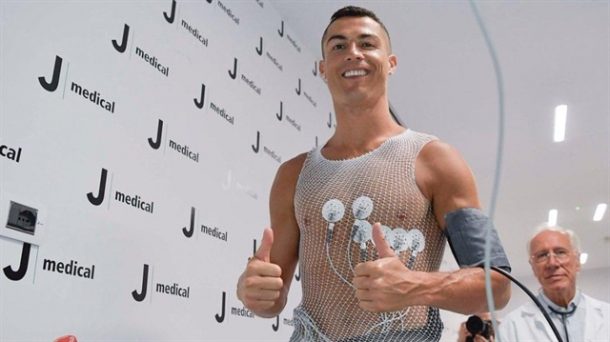 Juventus ile anlaşan Ronaldo, Torino'da sağlık kontrolünden geçti!