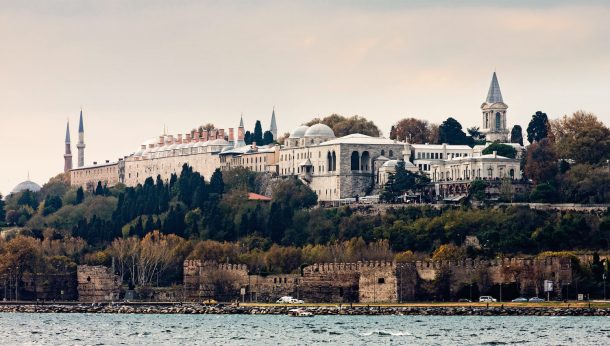 Topkapı Sarayı’nın deniz tarafındaki surlarında restorasyon başladı