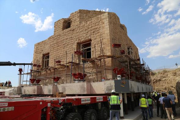 Tarihi artuklu Hamamı taşınıyor