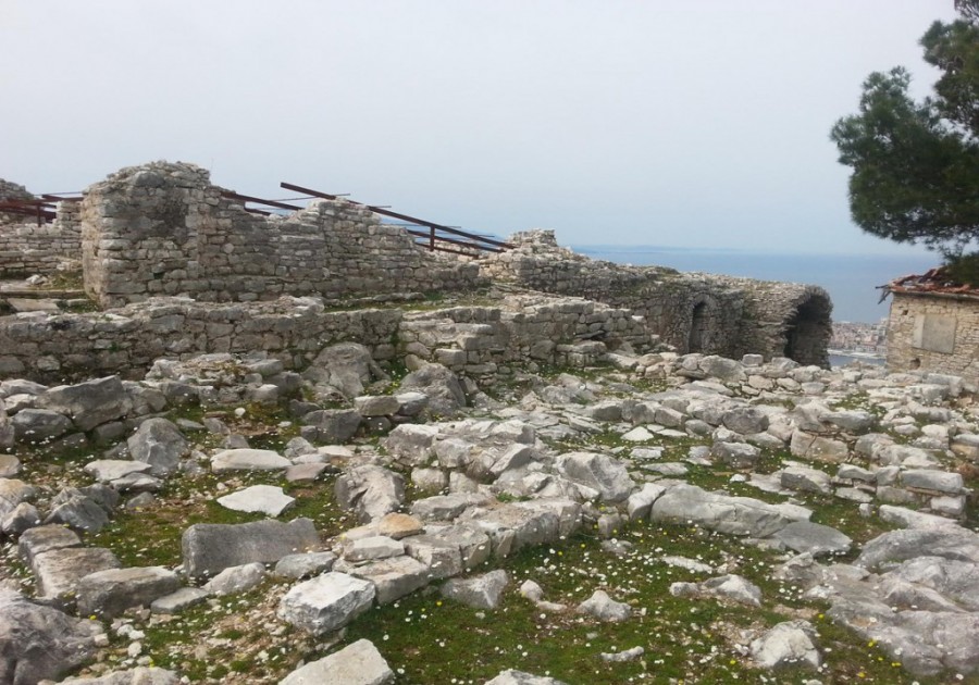 Arnavutluk Sarande 40 Saints Manastırı