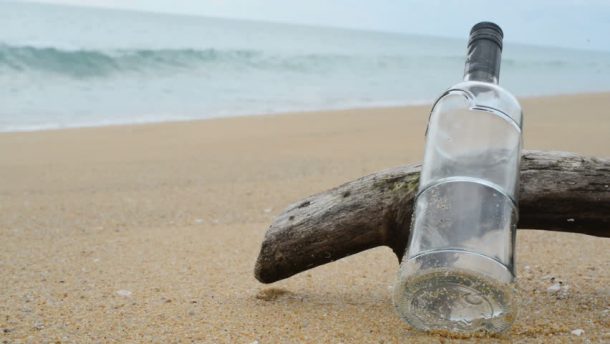 İtalya Hlajları Sardinya'dan kum çalan turist ceza yedi