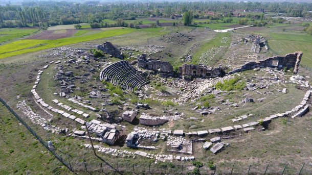 Antik Çağ'da olduğu gibi kayıkla tarihi bir gezinti