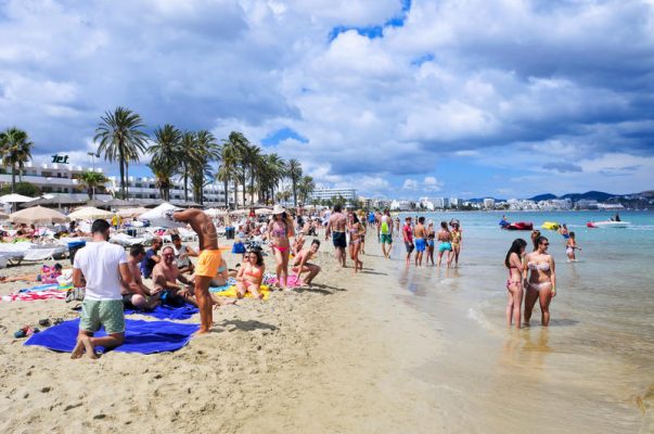 Playa D'en Bossa Plajı İbiza - İspanya