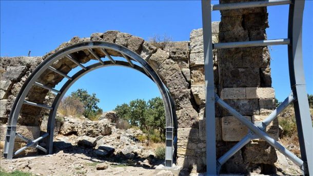 Herodes Atticus Hamamı'nın kemerleri çelik ile kurtarıldı!