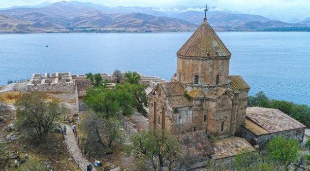 Turistlerin uğrak yeri Akdamar Adası suya kavuşuyor! 2 Turistlerin uğrak yeri Akdamar Adası suya kavuşuyor!