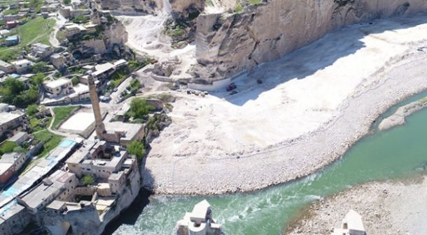 Hasankeyf'te taşınma sırası 609 yıllık Er-Rızk Cami'ne geldi!