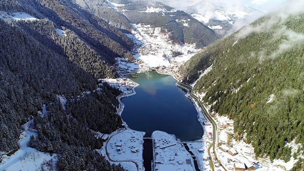 Trabzon Çaykara'ya bağlı Uzungöl turistlerini gözdesi