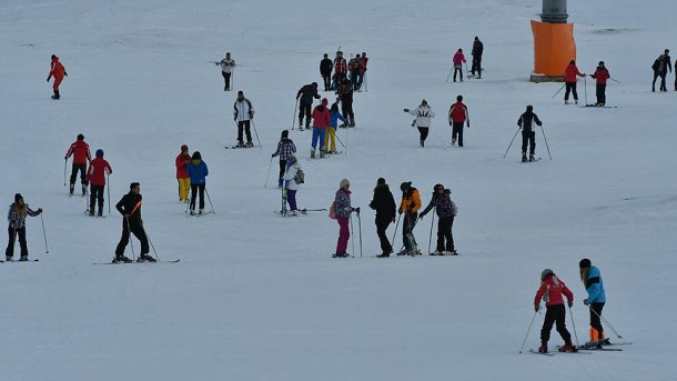 Kış turizmi sezon açtı, Cıbıltepe Kayak Merkezi doldu taştı!