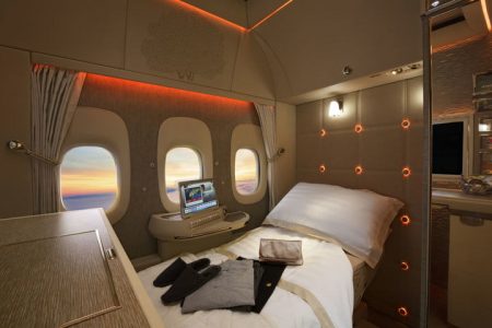 Emirates moves toward windowless planes, starts with first-class seats
