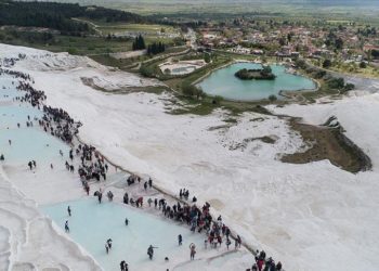 Tourists flock to Pamukkale, Turkey's thermal paradise 11 Tourists flock to Pamukkale, Turkey’s thermal paradise